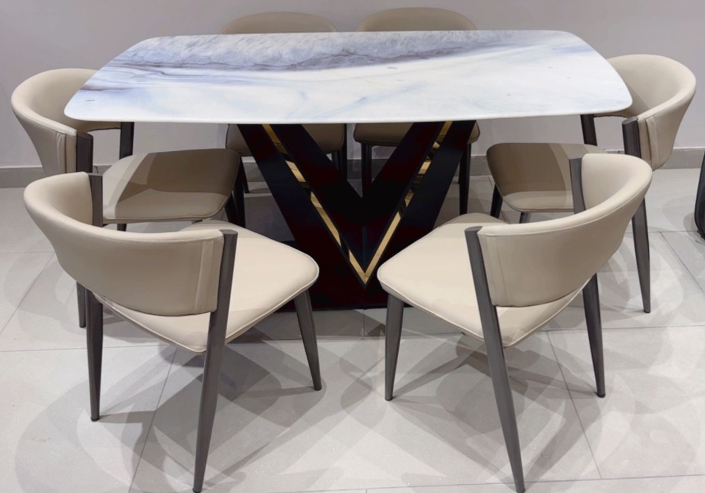 Dining with chairs